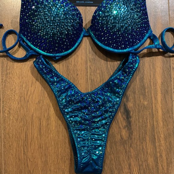 turquoise wellness competition Bikini - Picture 3 of 4